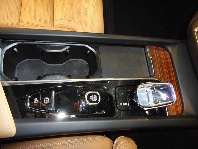 VOLVO V60 CROSS COUN 2025 Image 31