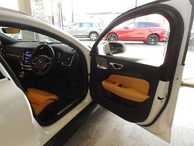 VOLVO V60 CROSS COUN 2025 Image 31