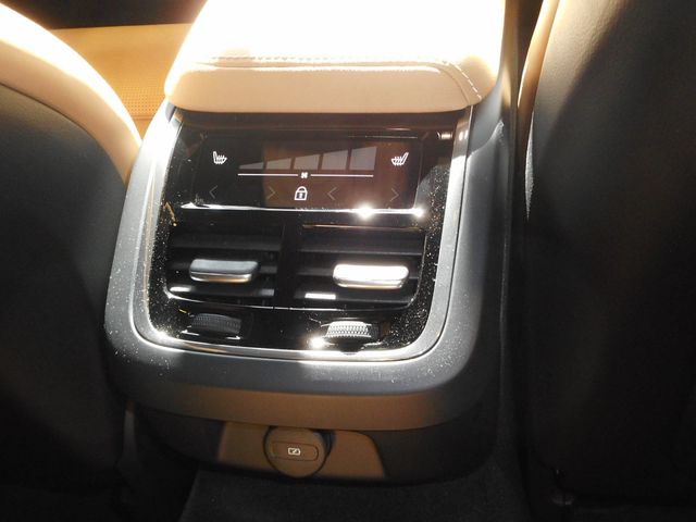 VOLVO V60 CROSS COUN 2025 Image 31