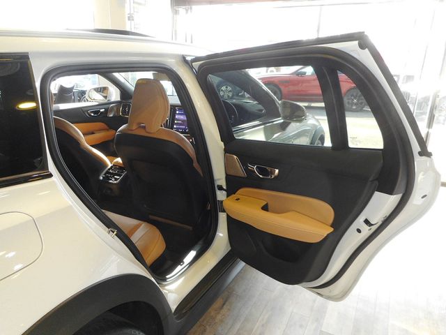 VOLVO V60 CROSS COUN 2025 Image 31