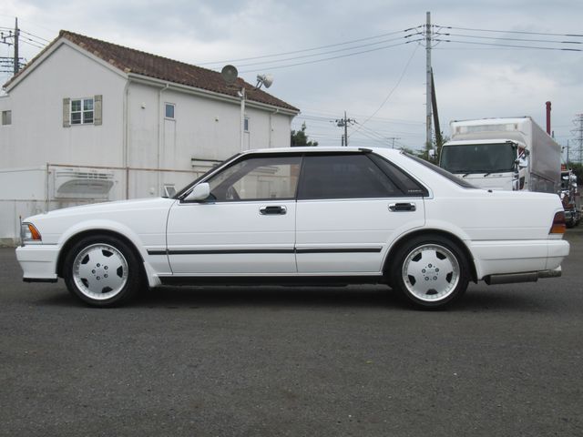NISSAN CEDRIC HARDTOP 1988 Image 31