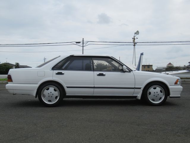 NISSAN CEDRIC HARDTOP 1988 Image 31