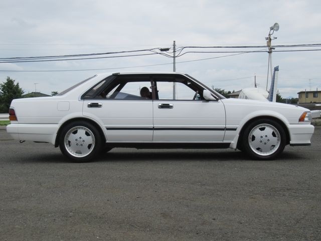 NISSAN CEDRIC HARDTOP 1988 Image 31