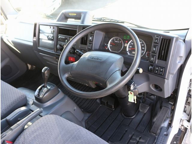 ISUZU ELF 2019 Image 31