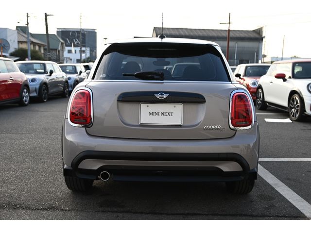 BMW MINI COOPER D 5DOOR 2022 Image 31