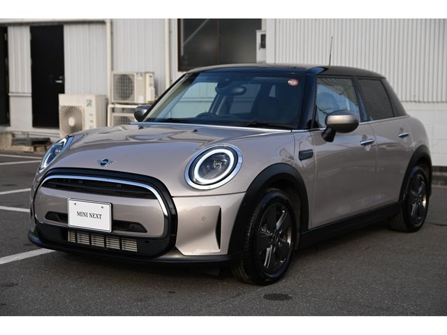 BMW MINI COOPER D 5DOOR 2022 Image 31