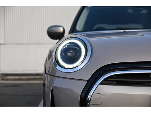 BMW MINI COOPER D 5DOOR 2022 Image 31