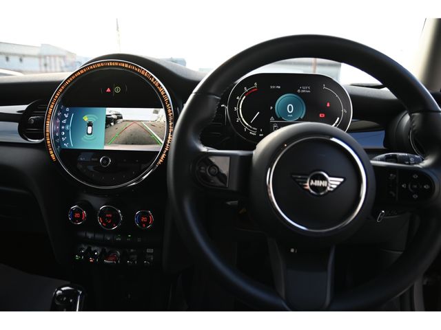 BMW MINI COOPER D 5DOOR 2022 Image 31