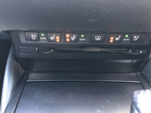 TOYOTA LEXUS ES300H 2019 Image 31