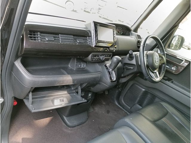 HONDA N BOX CUSTOM 2018 Image 31