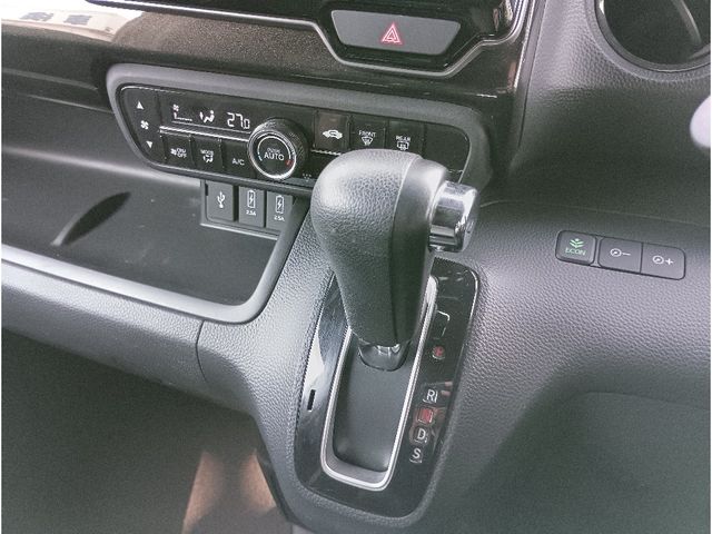 HONDA N BOX CUSTOM 2018 Image 31