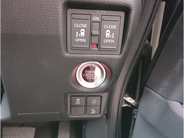 HONDA N BOX CUSTOM 2018 Image 31