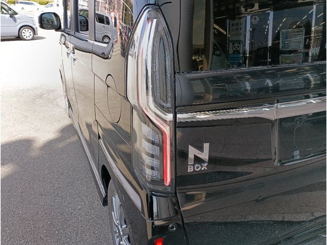 HONDA N BOX CUSTOM 2018 Image 31