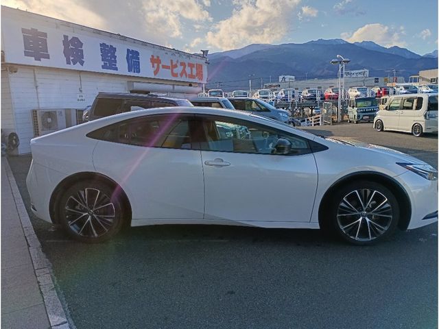 TOYOTA PRIUS 4WD 2023 Image 31