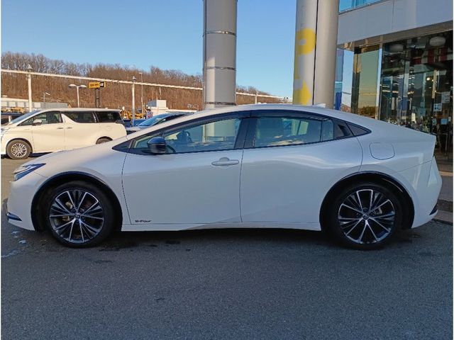 TOYOTA PRIUS 4WD 2023 Image 31