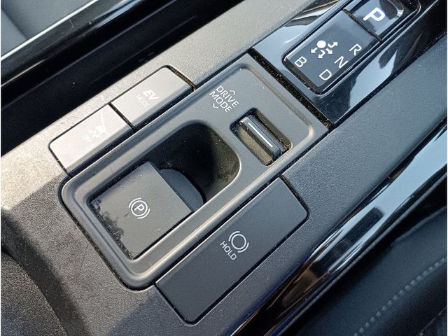 TOYOTA PRIUS 4WD 2023 Image 31