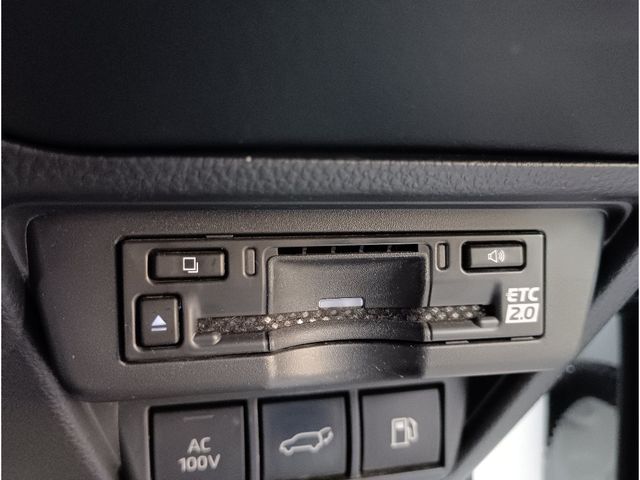 TOYOTA PRIUS 4WD 2023 Image 31