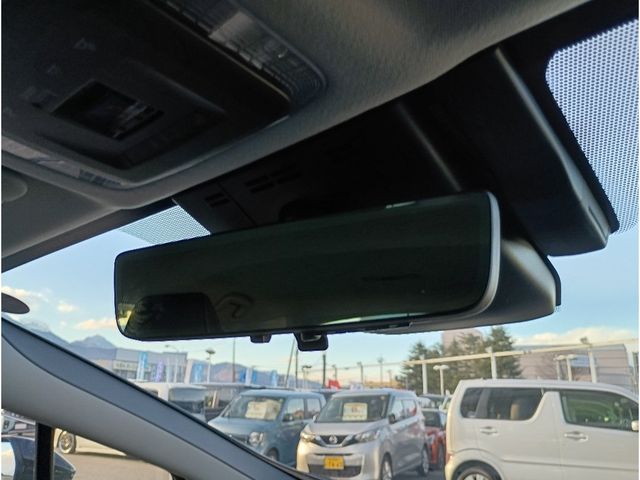 TOYOTA PRIUS 4WD 2023 Image 31