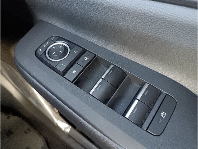 TOYOTA PRIUS 4WD 2023 Image 31