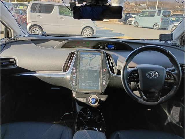 TOYOTA PRIUS PHV 2019 Image 31