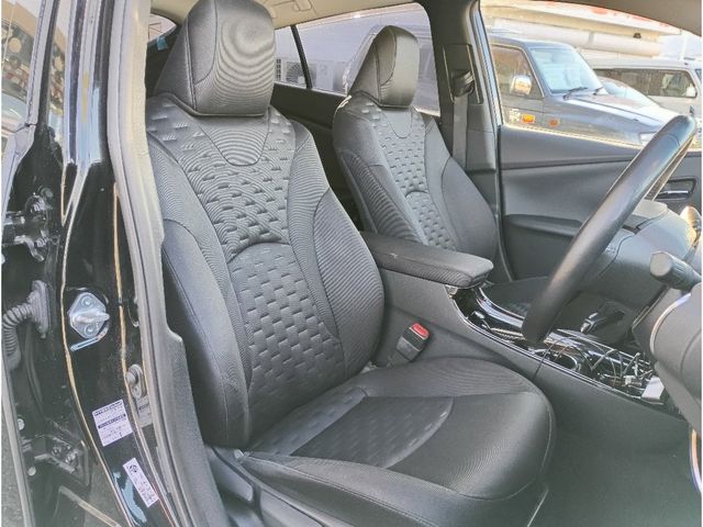 TOYOTA PRIUS PHV 2019 Image 31