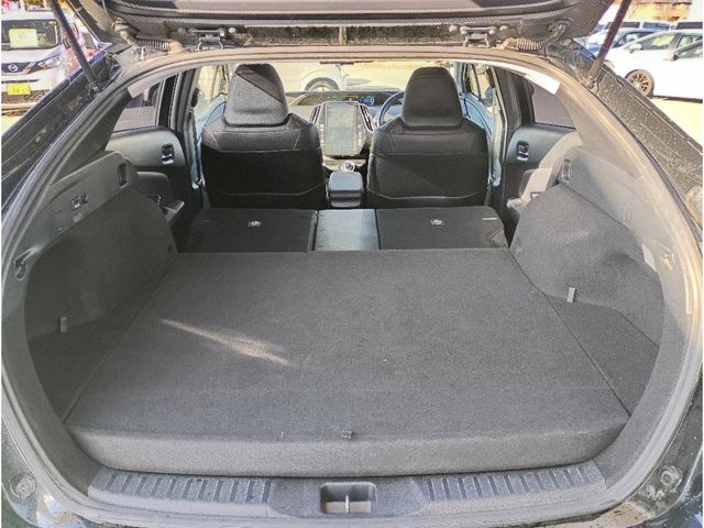 TOYOTA PRIUS PHV 2019 Image 31