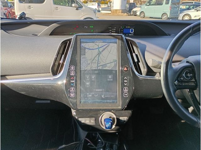TOYOTA PRIUS PHV 2019 Image 31