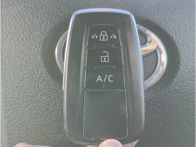 TOYOTA PRIUS PHV 2019 Image 31