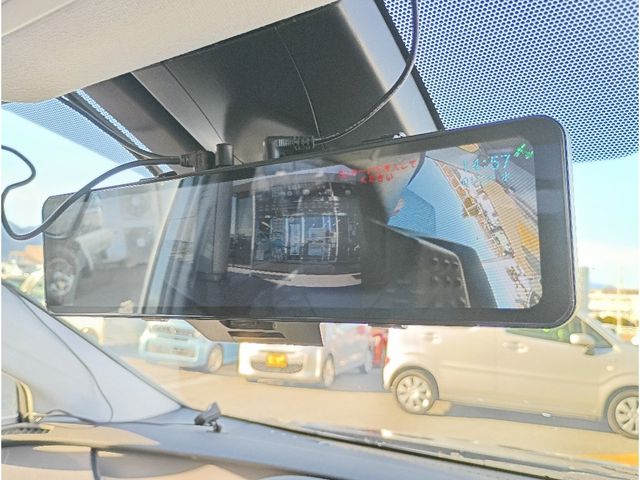 TOYOTA PRIUS PHV 2019 Image 31