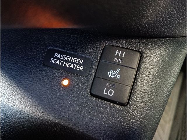 TOYOTA PRIUS PHV 2019 Image 31