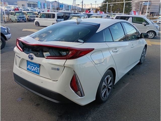 TOYOTA PRIUS PHV 2020 Image 31
