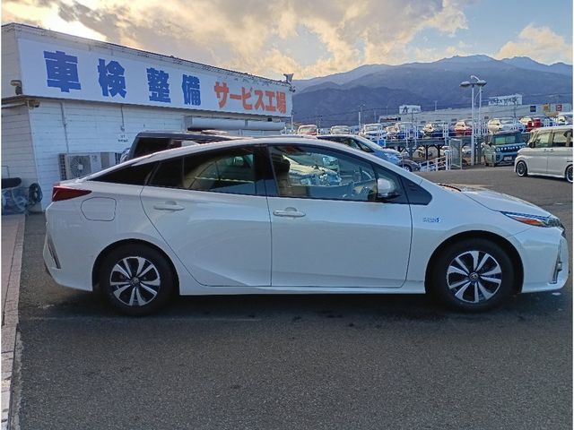 TOYOTA PRIUS PHV 2020 Image 31