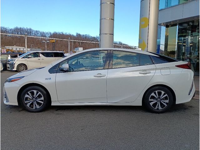 TOYOTA PRIUS PHV 2020 Image 31