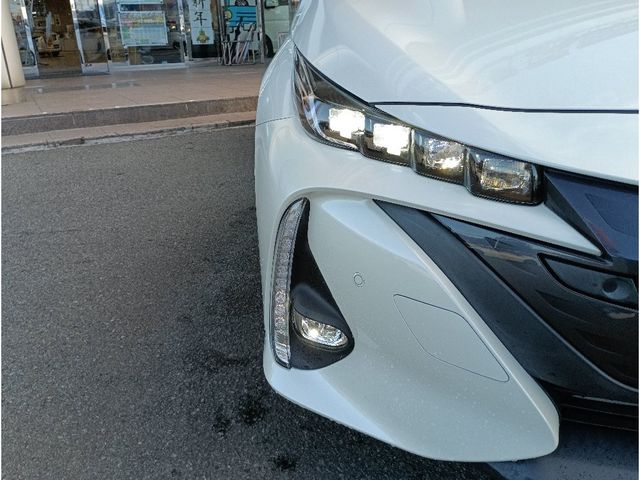 TOYOTA PRIUS PHV 2020 Image 31