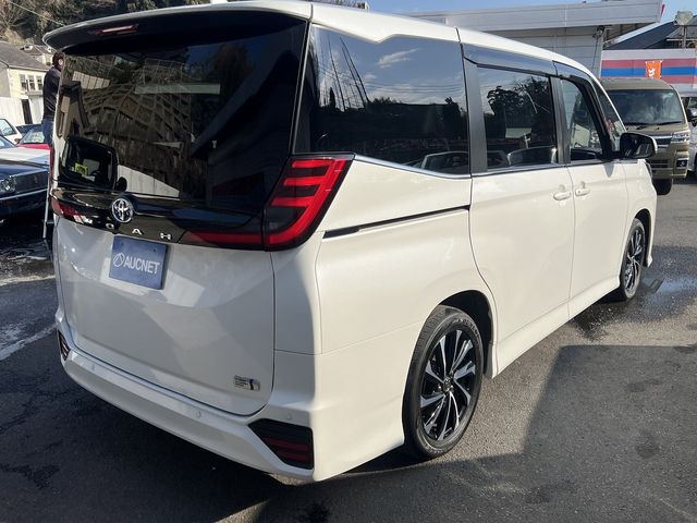 TOYOTA NOAH HYBRID 2022 Image 31