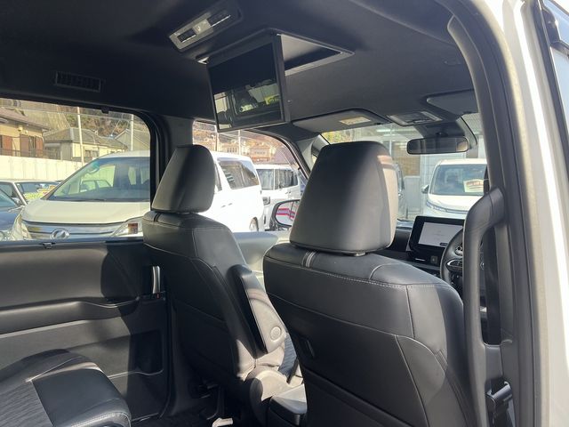 TOYOTA NOAH HYBRID 2022 Image 31