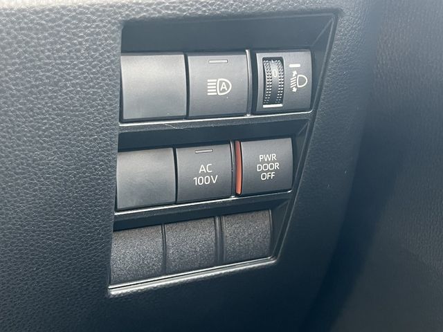 TOYOTA NOAH HYBRID 2022 Image 31