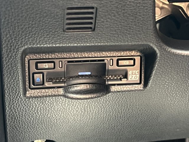 TOYOTA NOAH HYBRID 2022 Image 31