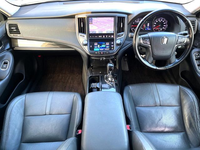 TOYOTA CROWN SEDAN 2013 Image 31