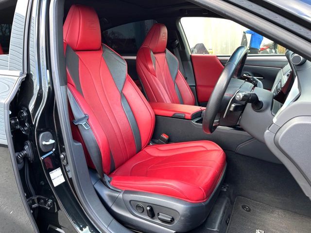 TOYOTA LEXUS ES300H 2019 Image 31