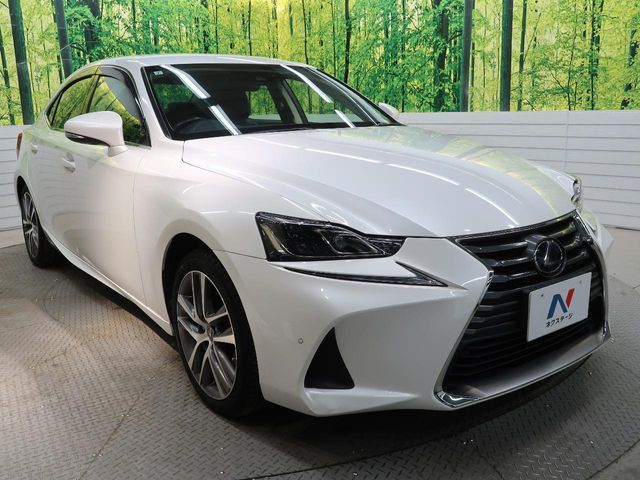 TOYOTA LEXUS IS300H 2017 Image 31