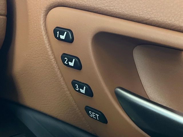 TOYOTA LEXUS IS300H 2023 Image 31