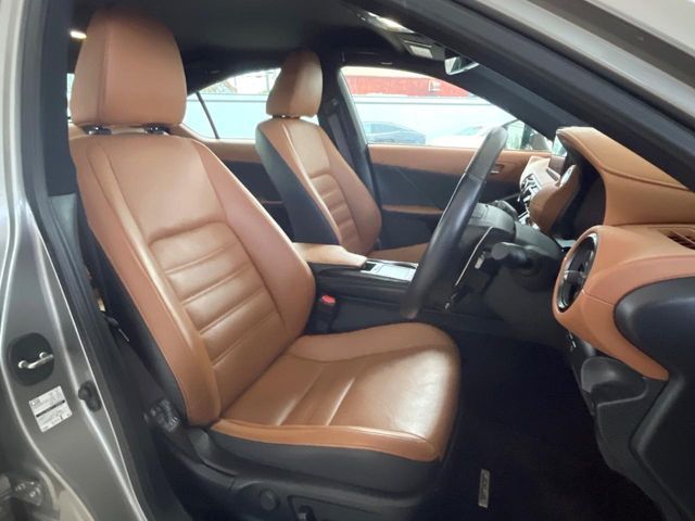 TOYOTA LEXUS IS300H 2023 Image 31