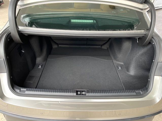 TOYOTA LEXUS IS300H 2023 Image 31