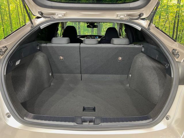 TOYOTA PRIUS 2016 Image 31