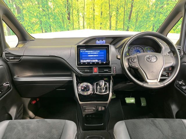 TOYOTA VOXY HYBRID 2021 Image 31