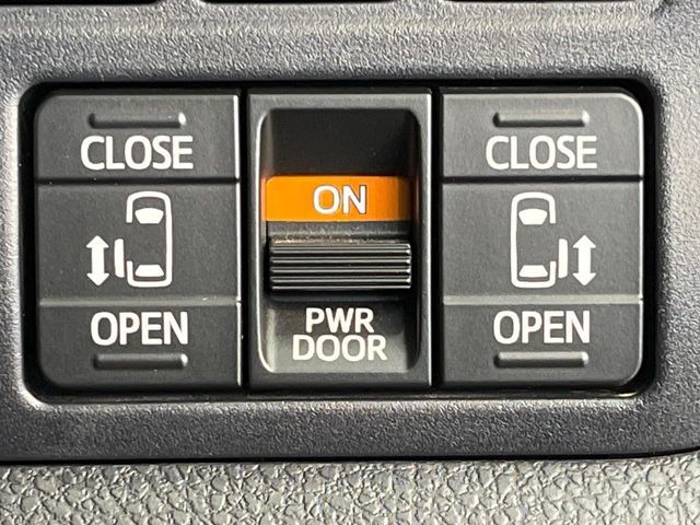 TOYOTA VOXY HYBRID 2021 Image 31