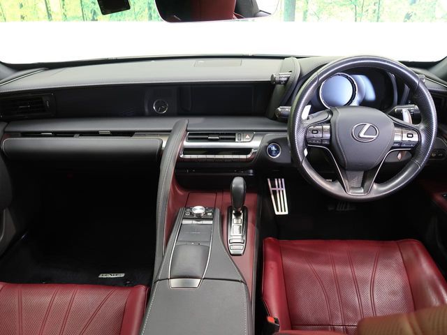 TOYOTA LEXUS LC500H 2018 Image 31