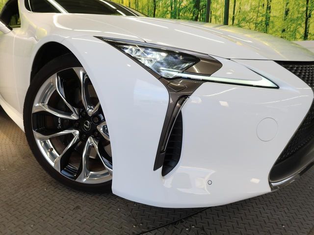 TOYOTA LEXUS LC500H 2018 Image 31