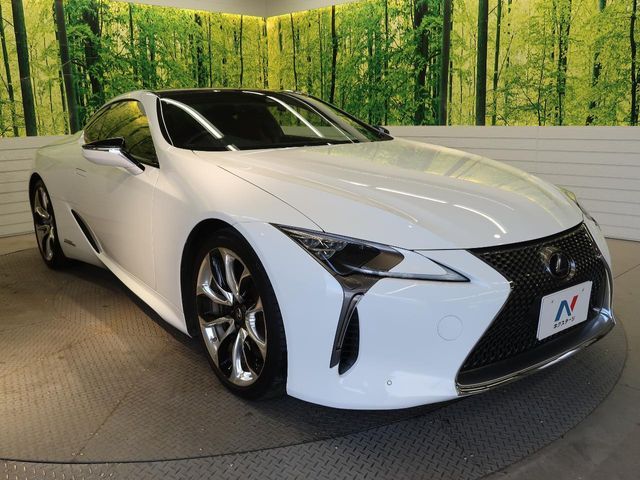 TOYOTA LEXUS LC500H 2018 Image 31